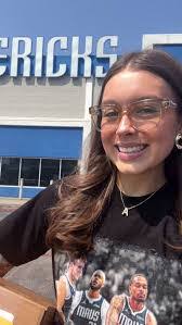 Kim Brindley's Instagram, Twitter & Facebook