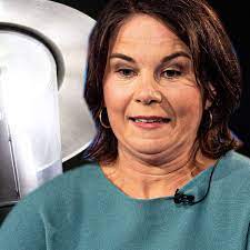 Annalena charlotte alma baerbock is a german politician. Fob5jddw9z1mim
