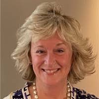 Leah Roach's Instagram, Twitter & Facebook