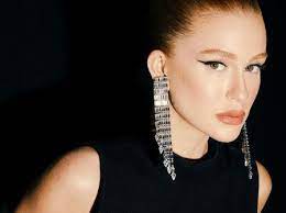 Barbosa has become a style reference, being a constant. Marina Ruy Barbosa Se Pronuncia Apos Polemica Festa De Aniversario
