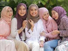 Kesan yang ditampilkan lewat warna. 4 Padupadan Hijab Pink Peach Ala Selebgram Bikin Kamu Terlihat Feminin Okezone Muslim