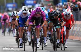Usually, the race takes place entirely within the borders of italy but the 'corsa rosa'. Psn6w3jmwaf Sm