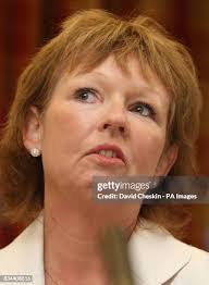 Carol Fraser's Instagram, Twitter & Facebook