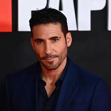 El look de Miguel Ángel Silvestre para llevar esta primavera