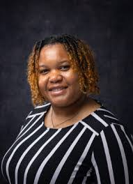 Naomi Burr's Instagram, Twitter & Facebook