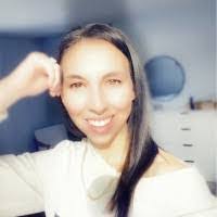 Lara Roberge's Instagram, Twitter & Facebook