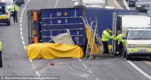 Der nächste flughafen ist der 60 km von der unterkunft entfernte. Lorry Driver Ethan Roberts Killed Couple Driving While Sending Text To Girlfriend Daily Mail Online