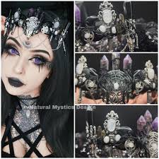 Private crystal viewing appointments available