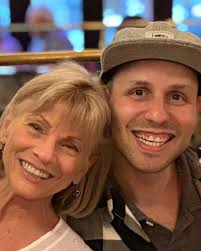 I LOVE NYC! The past several days have been made up of getting @tierney.joy  settled into her dorm for her publishing program with NYU