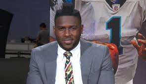 Antonio brown and his awesome new haircut.source:supplied. Antonio Brown Is Back With His Hilariously Terrible Haircut Daily Snark