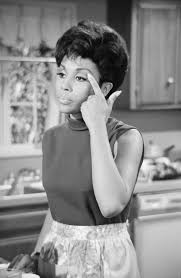 Female Black Actresses In Their 50s Iconic Hairstyles Throughout Time Diahann Carroll Hair Styles Black Actresses