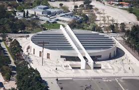 El santuario está en la ciudad de fátima , al centro del país, en una zona elegante llamada cova da iria que es donde conviven los conventos con los hoteles y apartamentos. Church Of The Santisima Trinidad In Fatima Sacyrinfraestructuras