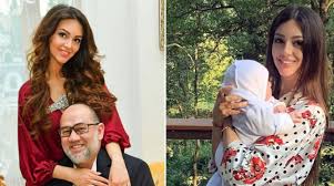 يصل تعداد السكان إلى أكثر من 32 مليون نسمة سنة 2019. Ø¨Ø¹Ø¯ Ø·Ù„Ø§Ù‚Ù‡ Ø§Ù„Ø±Ø³Ù…ÙŠ Ù…Ù„Ùƒ Ù…Ø§Ù„ÙŠØ²ÙŠØ§ Ø§Ù„Ø³Ø§Ø¨Ù‚ ÙŠØªØ¨Ø±Ø£ Ù…Ù† Ø§Ø¨Ù†Ù‡ Ø§Ù„Ø´Ø±Ù‚ Ø§Ù„Ø£ÙˆØ³Ø·