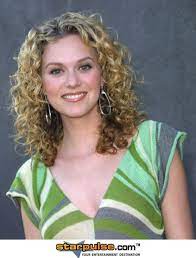 Pin By Pimargon On Curly Permed Hairstyles Curly Hair Inspiration Hilarie Burton