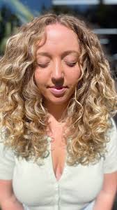 #rëzo curly haircut 💇‍♀️ ,  #curlyhair#bellevuehair#curlyhairstyles#bellevue#kirkland#btc#hairbrained#rezo#rezocut#curly#curlyhairvideos#curlygirl 