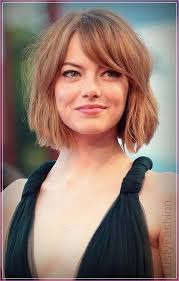 23 Kurze Frisuren Mit Seitlichem Pony Ponyfrisuren Frisuren Trend Haare Neuefrisuren Ponyfrisur Frisur Pony Seitlich Kurzhaarfrisuren Haarschnitt Ideen