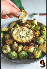 Knuspriger Rosenkohl Mit Dijon Aioli Vejetaryentarifleri Knuspriger Rosenkohl Mit Dijon Aioli Women S Fashion Veggie Dishes Recipes Appetizer Recipes