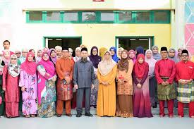 Kolej vokasional datuk seri abu zahar isnin. Kolej Vokasional Datuk Seri Abu Zahar Isnin Jasin Melaka Added 29 New Photos To The Album Majlis Sanjungan Budi Persaraan Tn Hj Mohd Rahof Bin Abdul With Asnor Ab Aziz