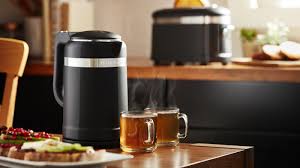 A retro style kettle that is part of the pro line series. Buy Kitchenaid Design 1 5l Kettle Onyx Black Harvey Norman Au