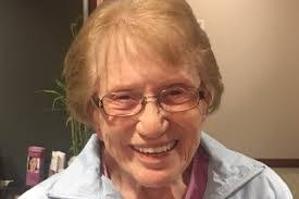 Florence Kamm's Instagram, Twitter & Facebook