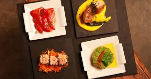 P Max L Affame Vous Presente Une Declinaison De Saumon Nbsp Un Gravlax A La Betterave Un Tartare Au Basilic Un Tataki Aux Sesames Et F Food Breakfast Eggs