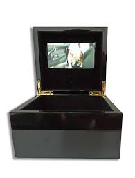 Maybe you would like to learn more about one of these? Pertanyaan Dijual Seperti Kue Panas 4 3inchvideo Kotak Hadiah Bunga Kecil Hadiah Musik Bunga Kotak Hitam Cat Kayu Piano Buy Video Gift Flower Box Small Flower Gift Box Music Box Wood Product On Alibaba Com