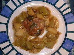 Cette recette de poulet poêle est facile à préparer, et la combinaison de légumes est fabuleuse. Les Meilleures Recettes De Fricassee De Poulet