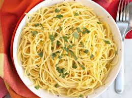 Spaghetti with Garlic and Olive Oil - Veggies Save The Day