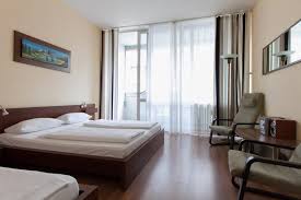 If possible, do not use thick plastic covers, as these are more likely to trap in the moisture. Main Aparthotel Vega