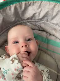 It's #WellDoneWednesday and today we'd like to highlight Emma Sweeney,  Technician in Paisley for her fantastic patient centred care. Great work  Emma 💚