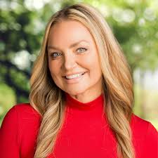 Tanya Pearce's Instagram, Twitter & Facebook