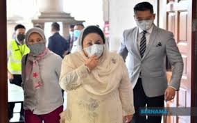 According to bernama, rosmah's former special officer rizal mansor testified that the three bloggers were paid rm5,000 a month for nearly six years since 2012. Kes Rasuah Rosmah Mansor Pendakwaan Tutup Kes Hujahan 10 Feb Bernama