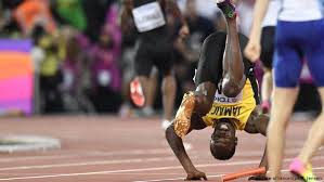 The fastest man in the world has the records for the 100m (9.58) and 200m. Usain Bolt Abschied Mit Schmerzen Sport Dw 28 12 2017