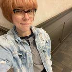 Liza Sloan's Instagram, Twitter & Facebook