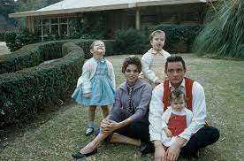 Apr 07, 2021 · while the world was falling in love with june carter and johnny cash's romance, cash's first wife, vivian liberto, quietly raised her and cash's four daughters, rosanne, kathy, tara, and cindy. Johnny Cash On Twitter Cash Married Vivian Liberto On This Day In 1954 The Couple Had Four Daughters During Their 12 Year Union