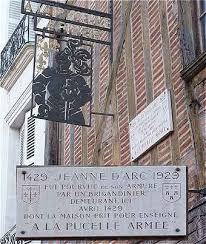 Tours Quartier Colbert Enseigne Commerciale Girouette Tours