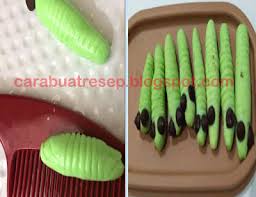 Bagaimana cara membuat kue sagu keju anti gagal, agar bisa dinikmati sekeluarga atau tamu yang datang ke rumah. Kue Ulat Bulu Belajar
