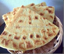 Aghroum Ou Galette Kabyle Louiza Doigts De Fee Recettes De Cuisine Cuisine Kabyle Recette Kabyle