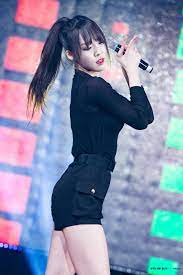 pin oleh ha yong lee di gfriend yuju orang gambar musik
