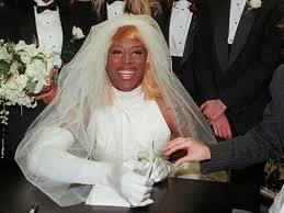 Dennis Rodman Wore A Wedding Dress In 1996 To Promote His Bad As I Want To Be Book Smh Kleid Hochzeit Mexikanische Hochzeitskleider Hochzeitskleid