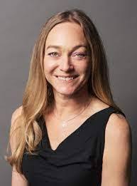 Amy Earnest's Instagram, Twitter & Facebook