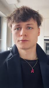 Actual footage of me, wie ich meinen Freunden Kameras und Kaffee erkläre..  #funny #witzig #lustig #fy #fyp #vögel #vogel #birds #viral #trending  #comedy #physicalcomedy #actor #actingchallenge ...