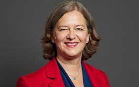 Northern Ireland's pharmacists to meet with minister after vote to reduce  services