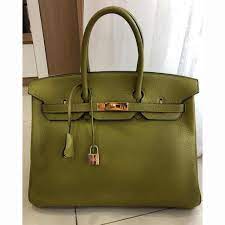 Possiblement, ce que dylan thomas aurait dit, si vert anis, c'est la couleur que prend le pernod. Hermes Birkin 35 Vert Anis Togo Gold Hardware I Vendome Monte Carlo