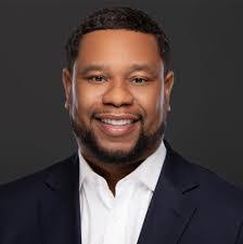 Daryl Sweeney's Instagram, Twitter & Facebook