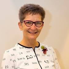 Wendy Pryor's Instagram, Twitter & Facebook