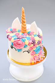 Unsere leckeren, mit ❤ gebacken kuchen von oma kannst du jetzt online bestellen & dir deutschlandweit per post liefern lassen! Einhorntorte Mademoiselle Cupcake Webshop