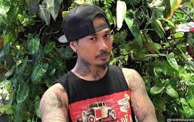 Jerinx menuduh via vallen tak punya hak untuk menyanyikan lagunya tanpa izin. Jerinx Sid Jadi Tersangka Kasus Pencemaran Nama Baik Idi Bali Ini Ancaman Hukumannya
