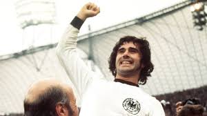 See more ideas about gerd muller, gerd, gerd müller. Gerd Muller The Bomber Of The Nation Turns 75 Archyde