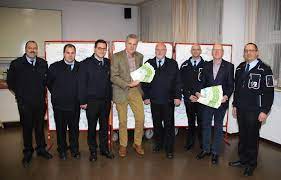Последние твиты от lions clubs (@lionsclubs). Lions Club Goslar Bad Harzburg Uberreicht Spende Stadtfeuerwehrverband Goslar